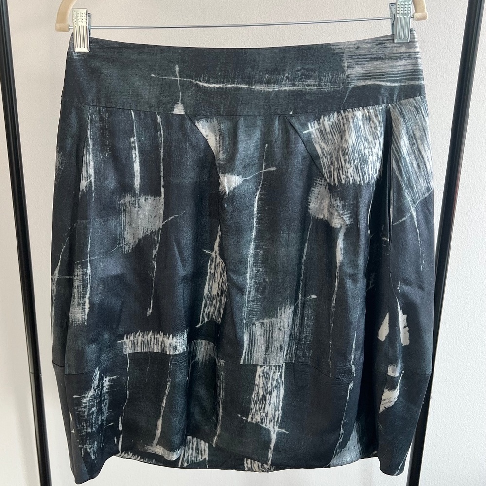 Calvin Klein grey abstract print asymmetrically pleated silk skirt size 6